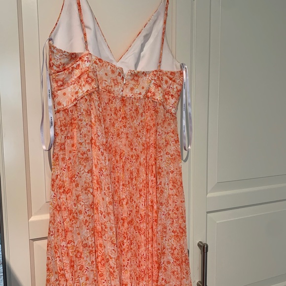 Ever New Marley Pleated Midi Dress Orange - Picture 5 of 5